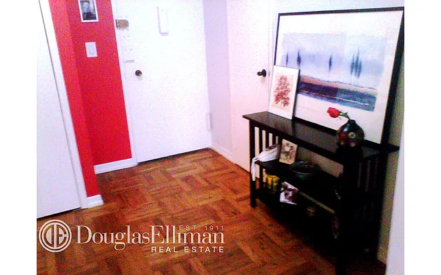 Rented by Douglas Elliman | media 35