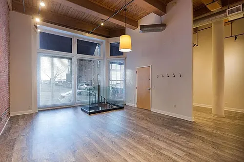 609 Central St #1102 Photo 1