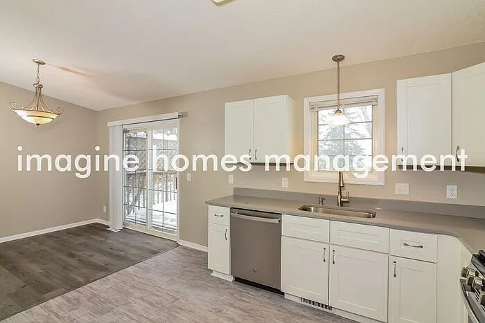 10948 Fillmore St NE — Photo 4