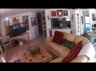 6393 S Ash Ln, Lantana, FL 33462