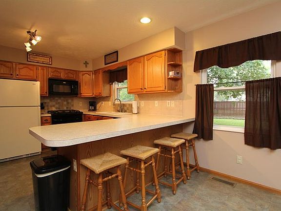 2nd image of 116 Denwood Trl