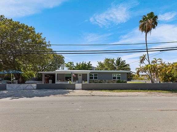 2nd image of 201 4th St