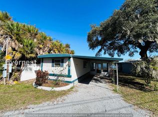 820 Paradise Blvd, Tarpon Springs, FL 34689