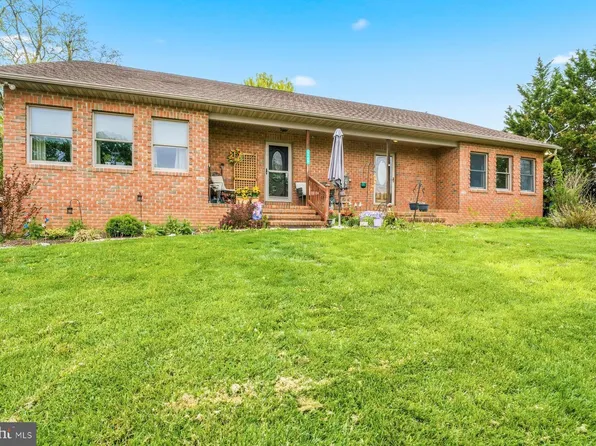 3706 Singer St, Hampstead, MD 21074