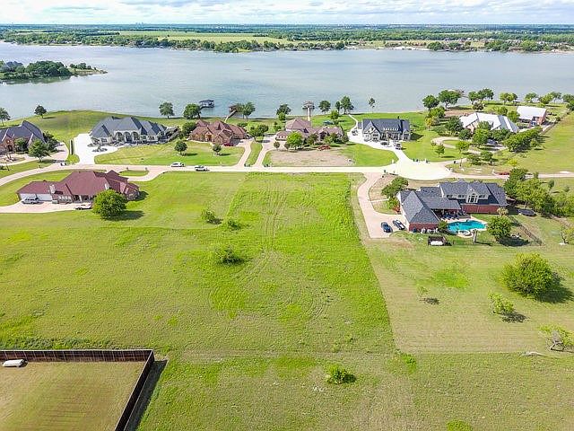 1st image of 117 Eagle Point Dr