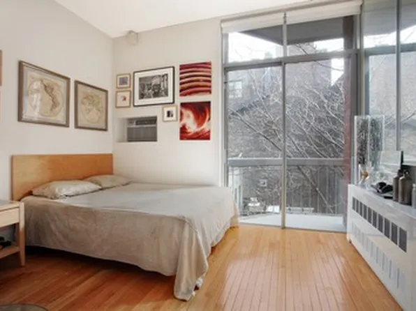 184 Thompson Street image 1 of 5
