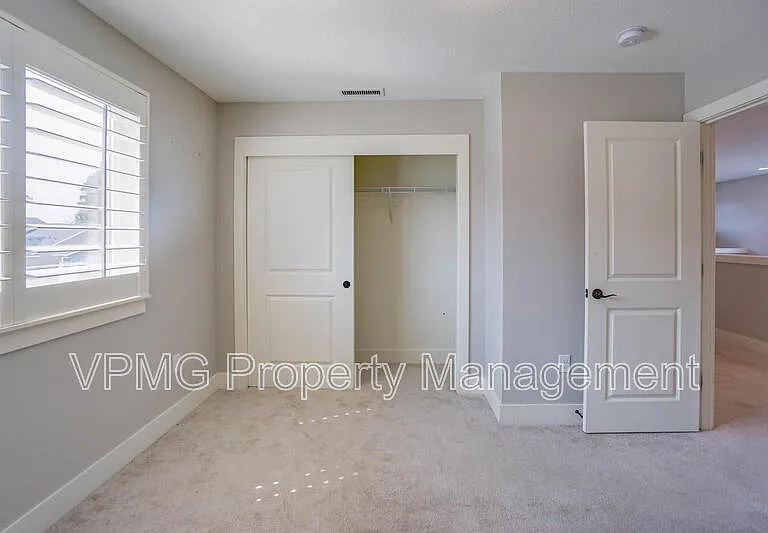 12501 NE 102nd Way — Photo 28