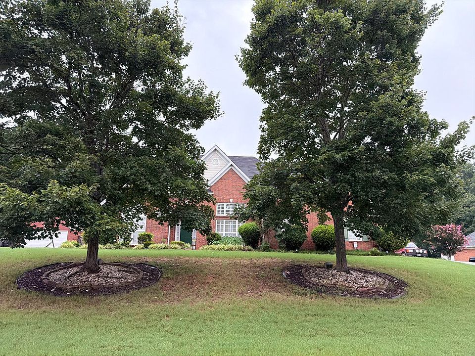 1st image of 1009 SE McCoy Dr