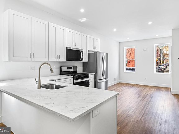 4th image of 1830 Catharine St