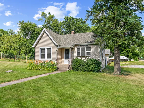 5202 Lear St, Wonder Lake, IL 60097