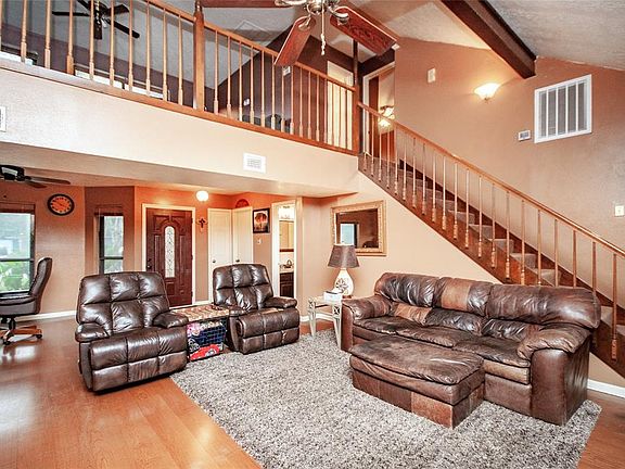4th image of 19739 Burle Oaks Ct