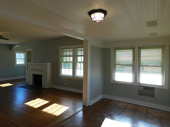 2nd image of 221 N Summit St