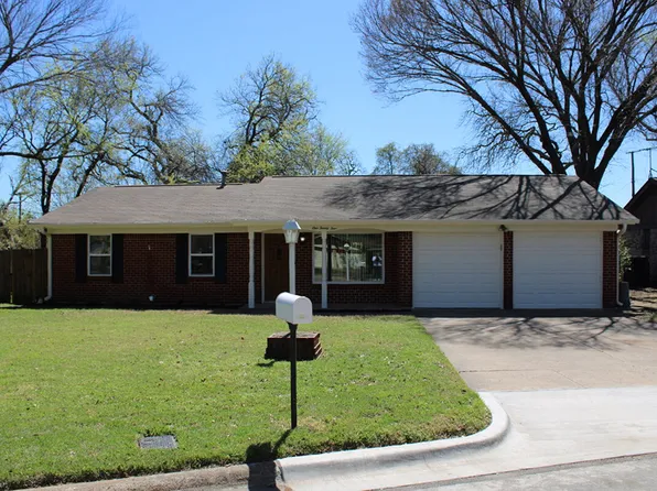 124 Oakhurst Dr, Bedford, TX 76022