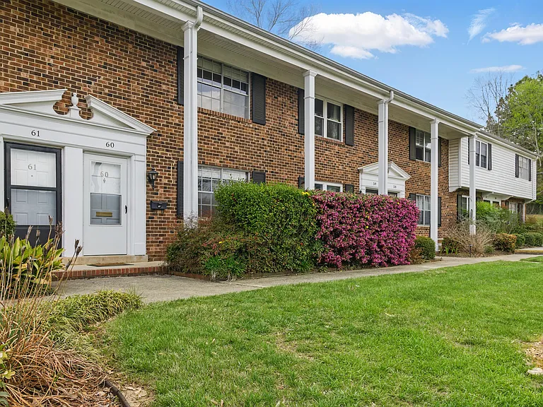 1002 Willow Dr #60 — Photo 2