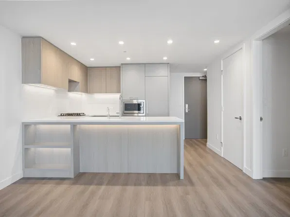 6608 Sussex Ave #1707, Burnaby, BC V5H 3C6
