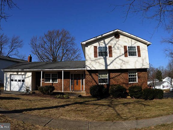 2nd image of 426 Glen View Ct