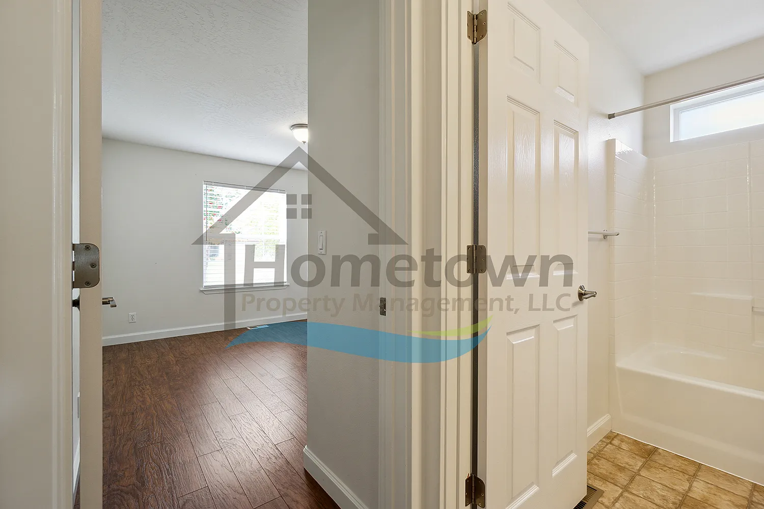 3 bed, 1392 sqft, $2,400 — Photo 1