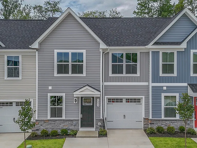 1292 Divot Cir — Photo 1