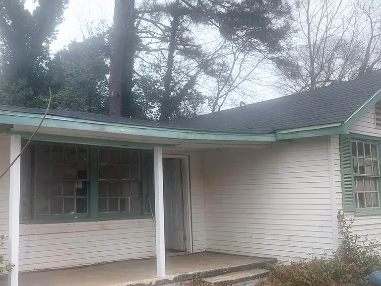 837 Newberg Ave — Photo 5