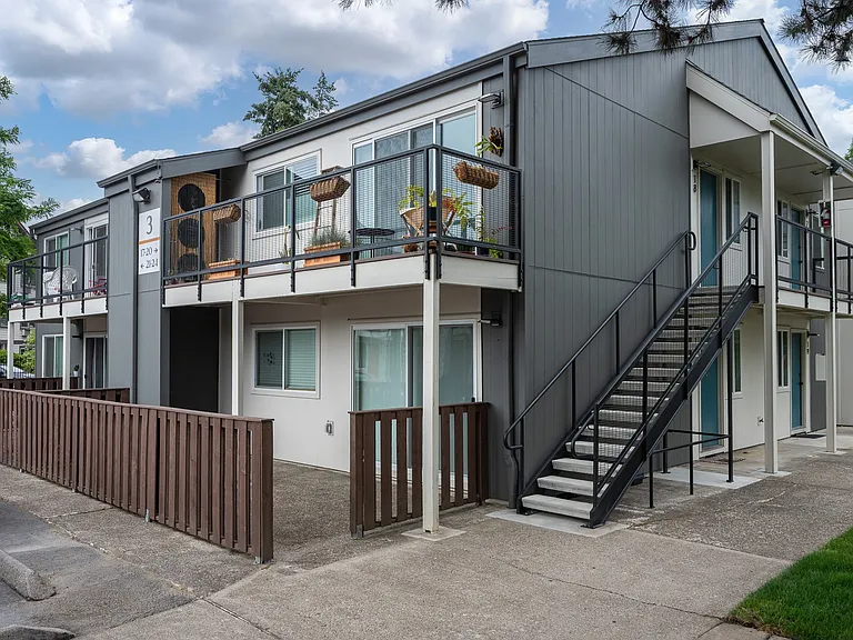 Gateway Terrace — Photo 4