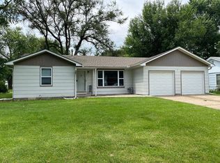 1641 SW Burnett Rd, Topeka, KS 66604