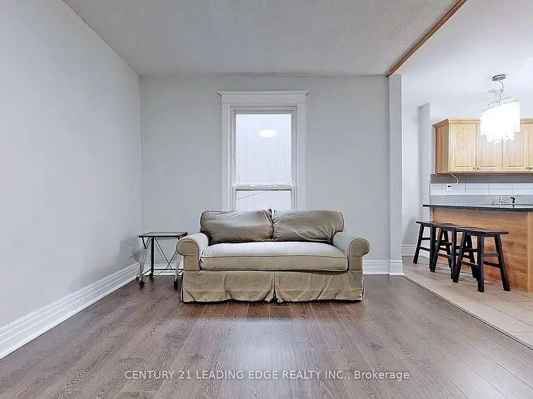 233 Borden St #MAIN LEVEL — Photo 4