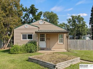 7052 Binney St, Omaha, NE 68104