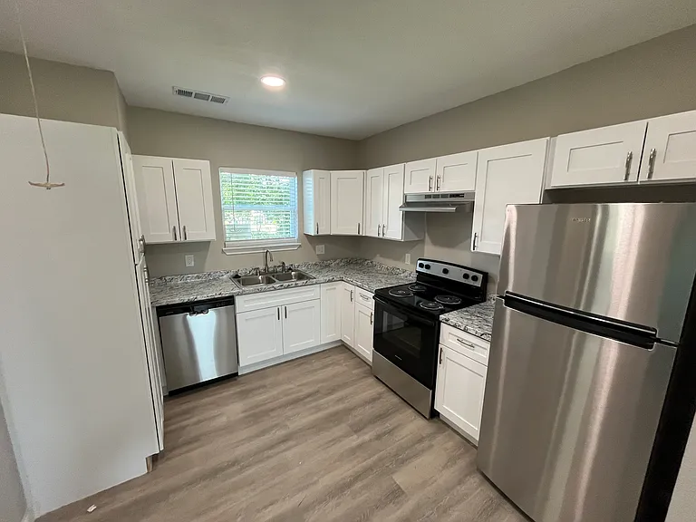 1215 H Pl — Photo 19