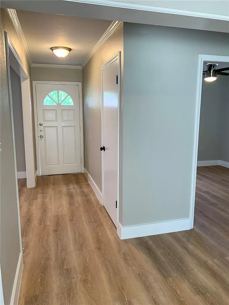 3 bed, 2.0 bath, 1736 sqft, $2,450 — Photo 4