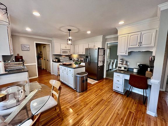 4th image of 4704 Freewood Ct