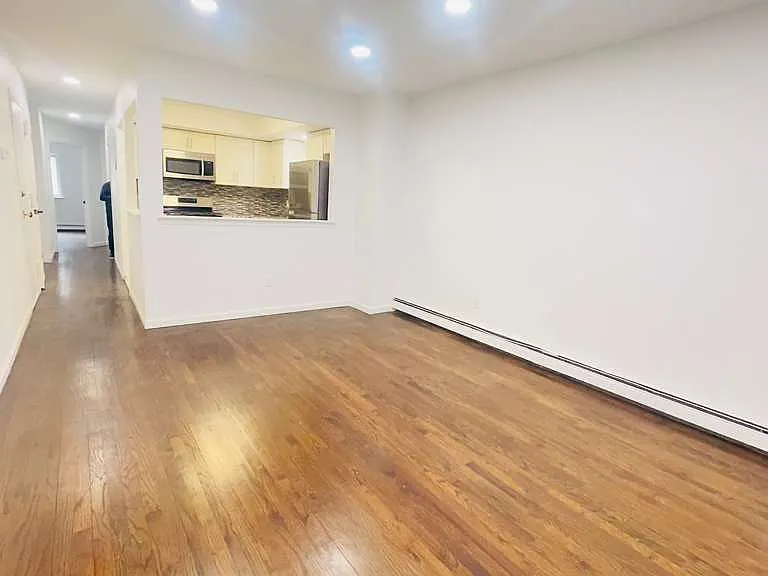 1776 E 12th St #1A — Photo 5
