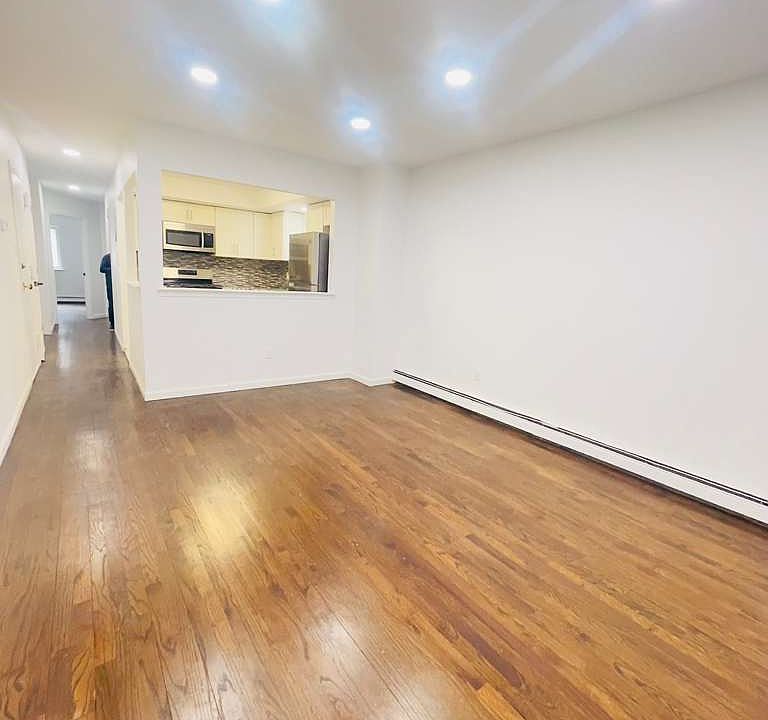 1st image of 1776 E 12th St #A