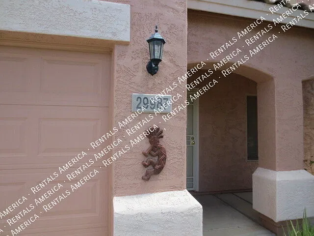 Beautiful Johnson Ranch home with a 3 car garage! — Photo 2