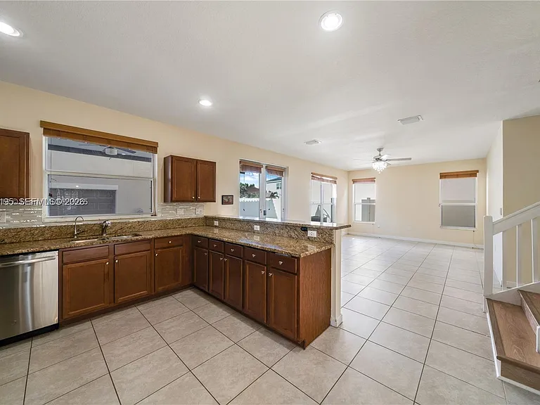 16946 SW 90th Terrace Cir — Photo 10
