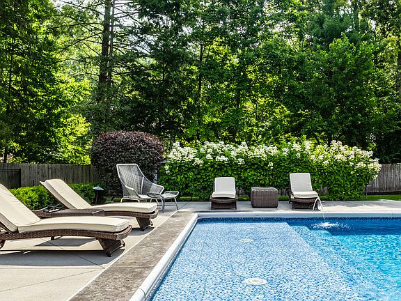 4th image of 7511 Pine Valley Ln