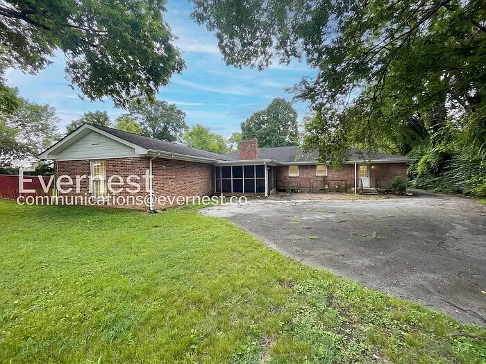 570 Hawkins Dr — Photo 34