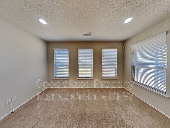 3rd image of 5200 Marina Dr