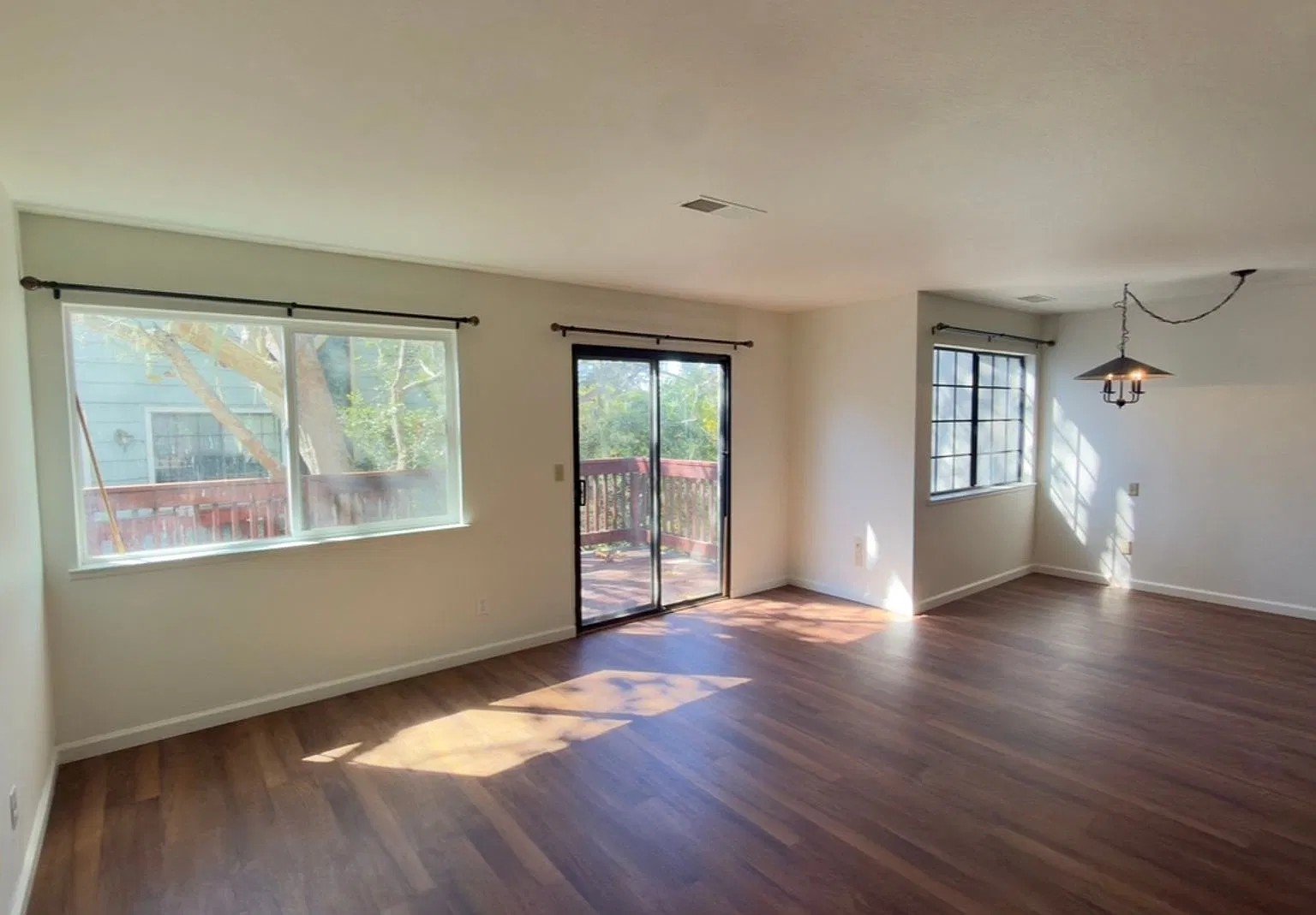 Spacious 2-Bedroom Pacific Grove Condo with Fireplace & Private Deck — Photo 4