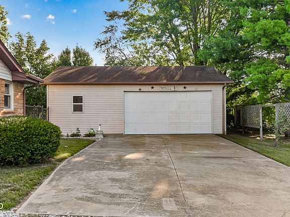3rd image of 2150 N Bilbrey Ln