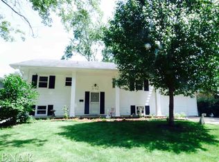914 Mayflower Ave, Bloomington, IL