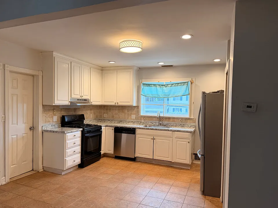98 Long Hill Ave #96