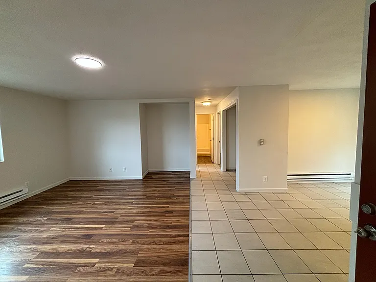 210 Chicago Blvd S #B — Photo 6
