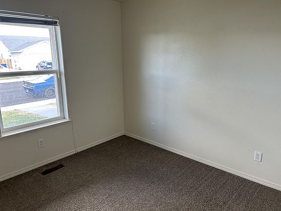 3rd image of 954 Woodhaven Dr