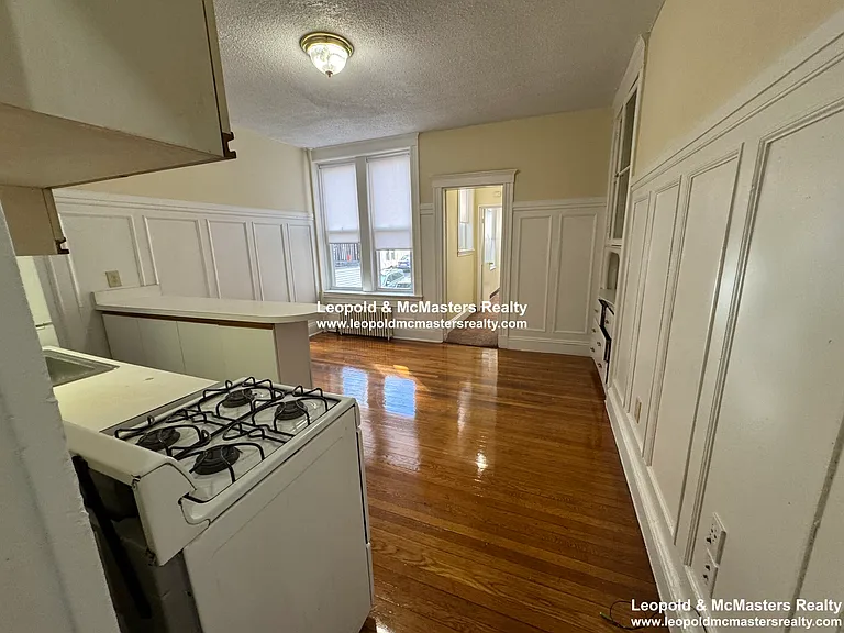 1124 Commonwealth Ave — Photo 50