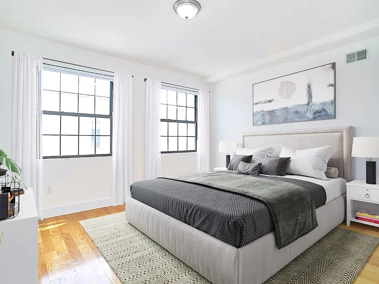 305 Albany Ave #1 — Photo 3