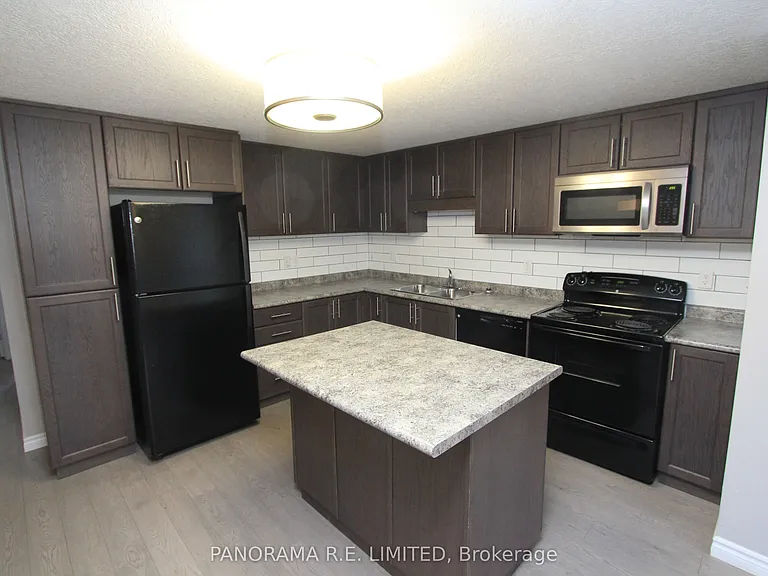 243 Rachel Cres #G — Photo 5