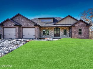 811 Dickerson Creek Dr, Jefferson City, MO 65109