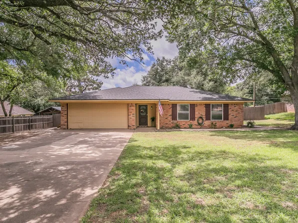 6319 Carrizo Dr, Granbury, TX 76049