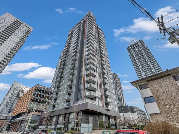 4458 Beresford St #3401, Burnaby, BC V5H 0J1