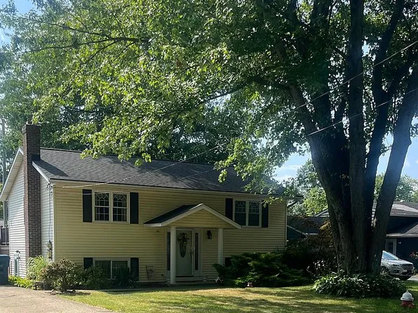 782 Pasadena Ave, Sheffield Lake, OH 44054